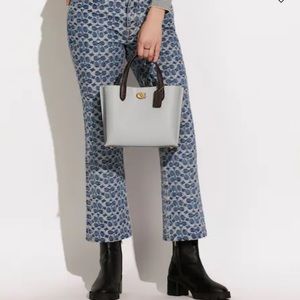 Willow Tote 24 In Colorblock With Signature Canvas Interior